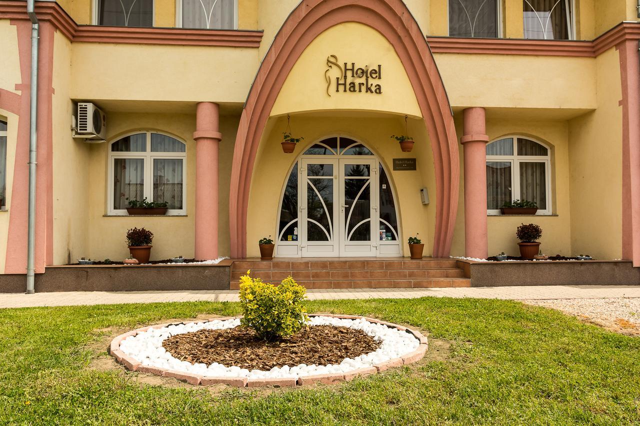 Hotel Harka Harkany Exterior photo